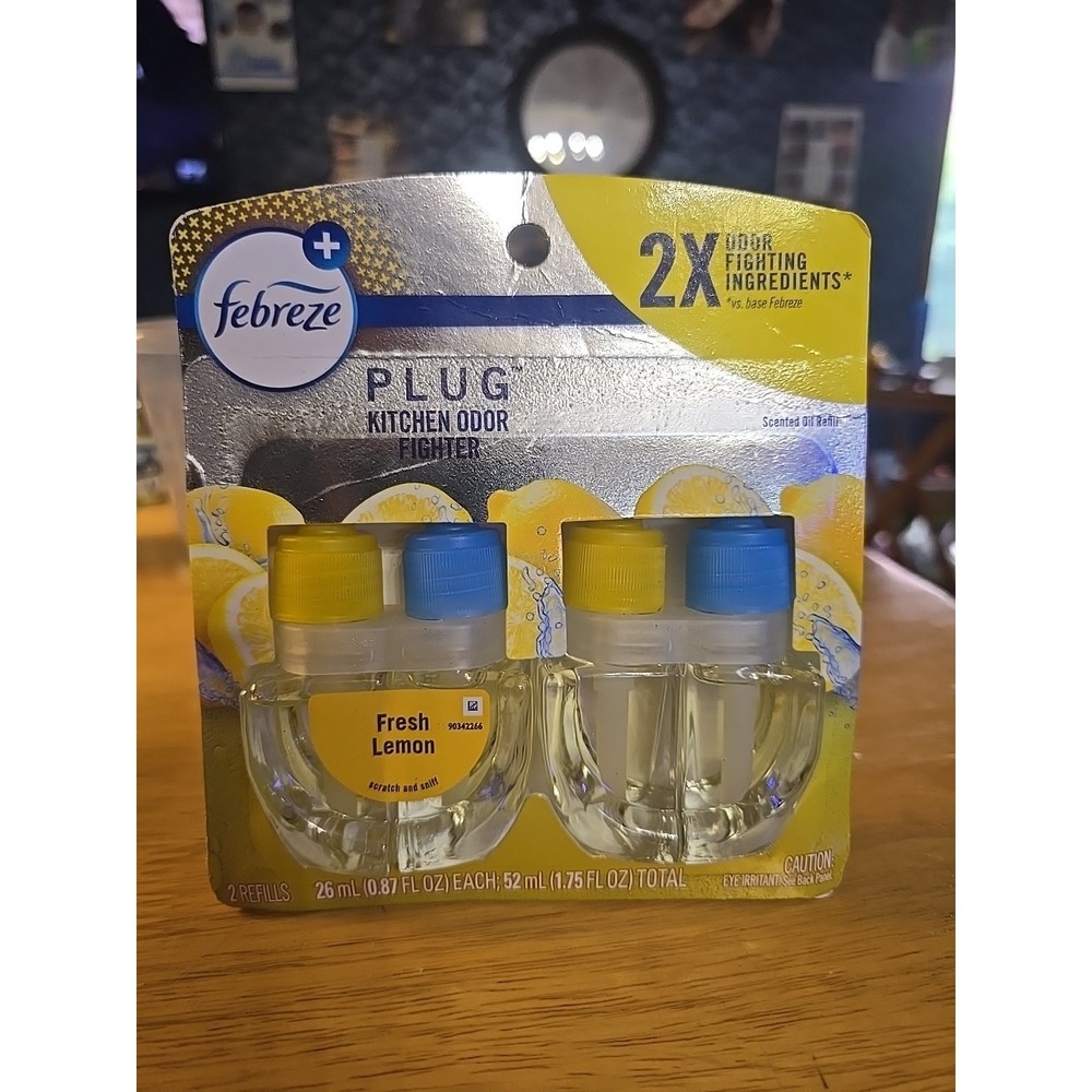 Febreze Kitchen Fade Defy Plug Air Freshener Fresh Lemon Scent‎ - 2pk